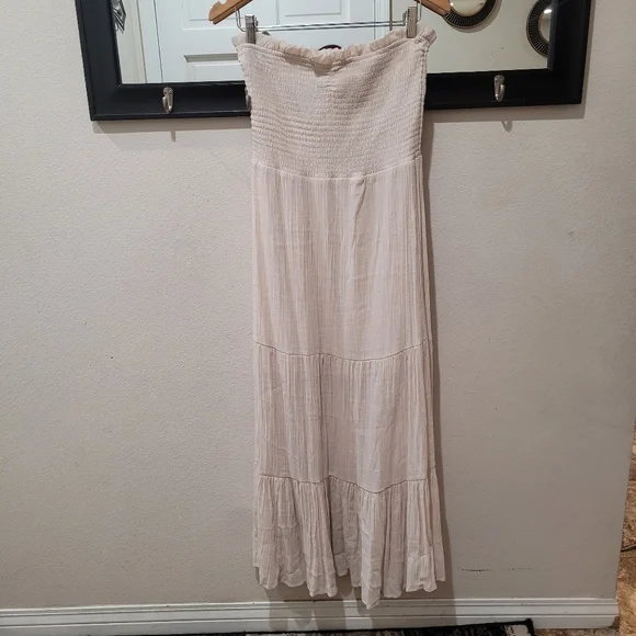 Love Tree | Dresses | Love Tree Tiered Strapless Smocked Maxi Dress Size L  Euc | Poshmark